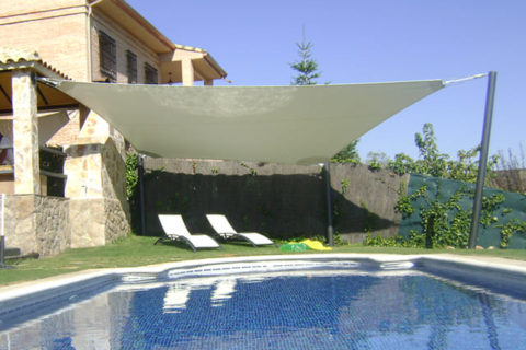 Toldos vela anclados a postes o paredes